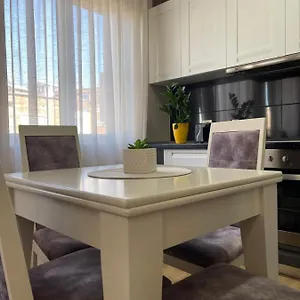 New Bazaar-apartment 1 , Tirana Albanien